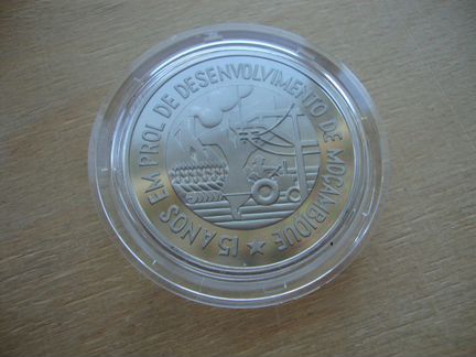 Мозамбик 1983 Парусник лодка 1988 Визит папы 3шт