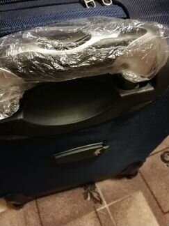 Продаю новый чемодан на колёсиках. Размер 35*48,гл