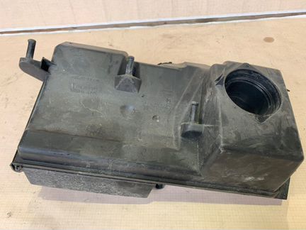 Корпус воздушного фильтра Volvo V50 II 2.4 2008