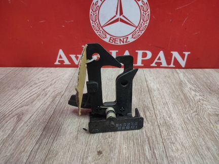 Замок капота Mercedes W204 C204 M271turbo 2014