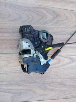 Замок двери левый передний Toyota Corolla 120 2001