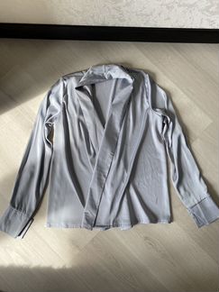 Блуза из атласа на запах