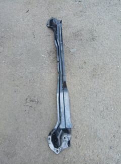 Растяжка столбов передняя верхняя Ford Focus CB8