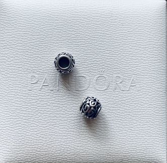 Pandora (пара из шармов)