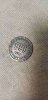 Монета. Южная Корея. 100 вон 1977 год