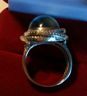 Золотое кольцо с топазом и бриллиантами