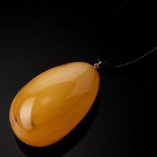 Кулон из натурального янтаря №12