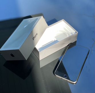 Телефон Айфон 8 плюс