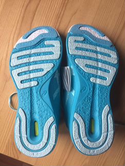 Кроссовки женские asics