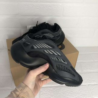 Кроссовки Adidas Yeezy Boost 700