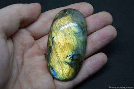 Полудрагоценный камень лабрадорит