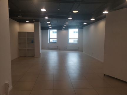 Аренда торгового пом. 392 кв.м в бк Московский Шел