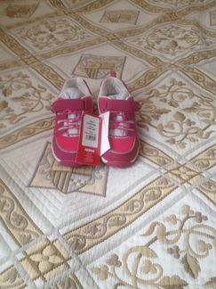 Красивые,Новые кроссовки