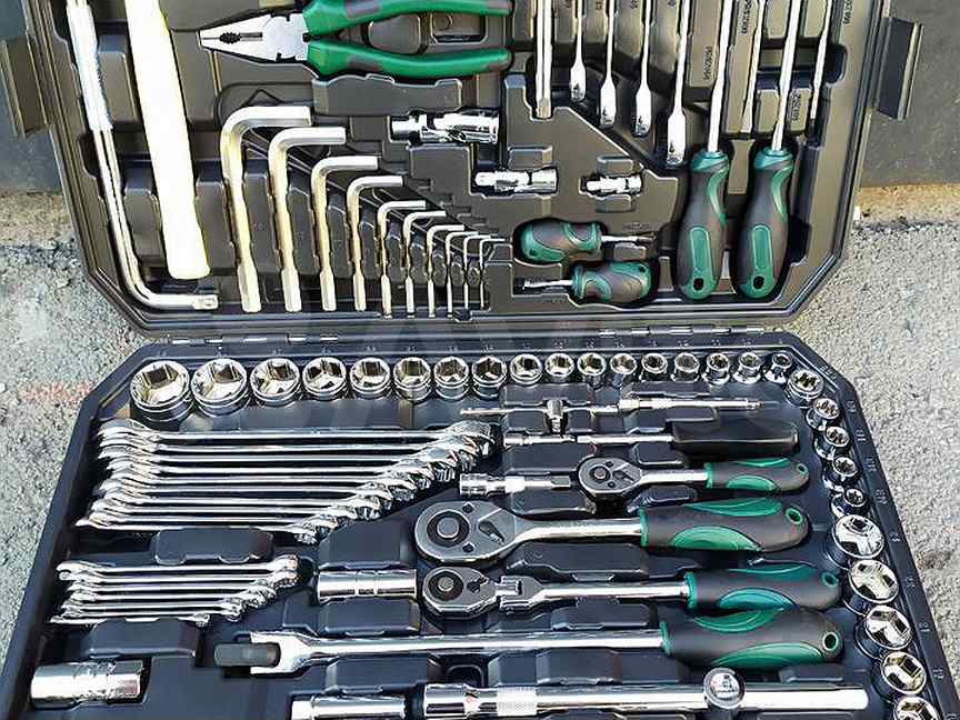 Набор инструментов ключей 132 предмета омбра. Набор инструментов арсенал 132 предмета. Набор инструментов 132 предмета. Набор ключ 73 person. Набор инструментов aeroforce ae-s94.