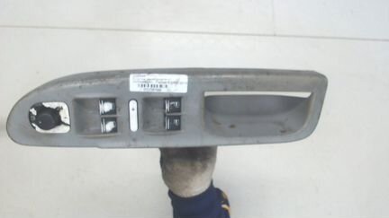 Кнопка (выключатель), Стеклоподъемника (блок кнопо