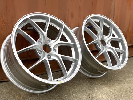 VLF10 18 8J +38 5x114,3 8,3kg Silver