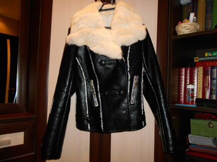 Новая дубленочка с кроличьим воротником