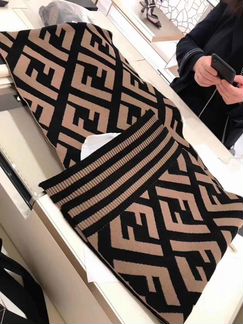 Шарф Fendi