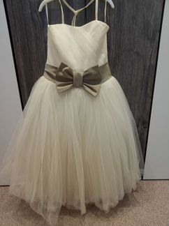 Платье праздничное в идеале