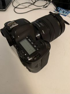 Зеркальный фотоаппарат