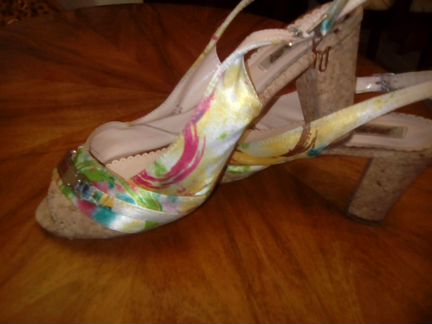 Босоножки женские