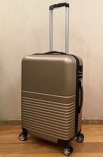 Чемодан пластик размер М