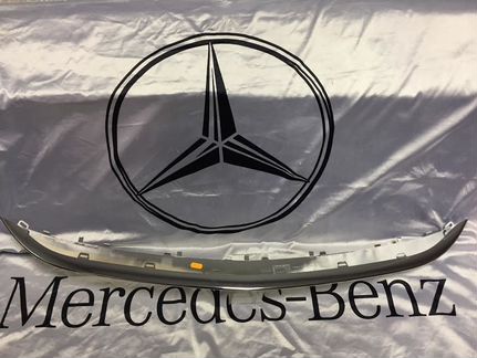 Молдинг переднего бампера Mercedes S w222 оригинал