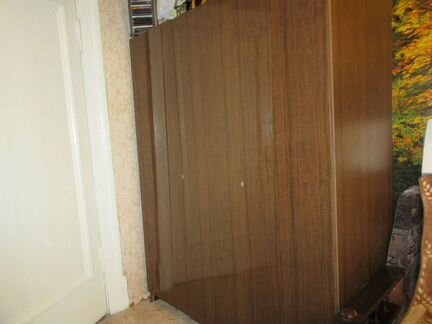 Шкаф платяной