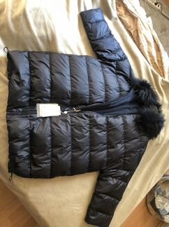 Пуховик с натуральным мехом (новый)