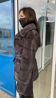 Шуба из меха норки с английским воротником