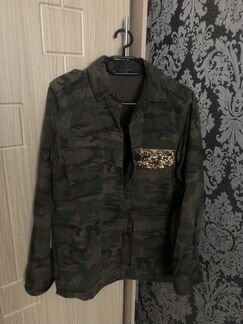 Куртка с камуфляжным рисунком