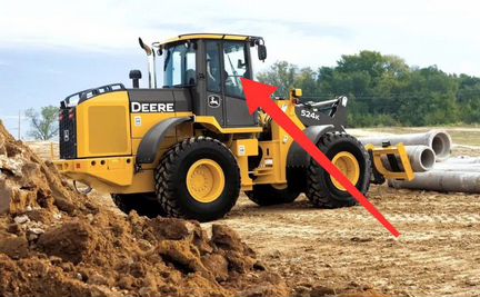 Стекло правое на John Deere 444k/525k