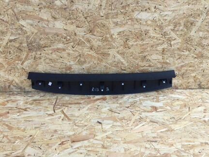 Обшивка крышки багажника задняя верхняя Volkswagen