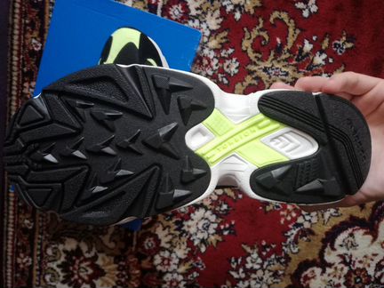 Кроссовки муж. adidas yung-1 новые размер 40.5