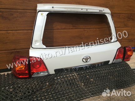 Крышка багажника Land Cruiser 200 12-15