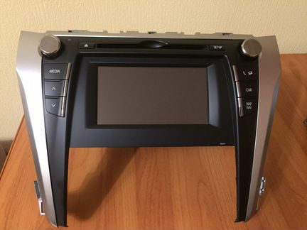 Штатное головное устройство Toyota Camry V55. 2017