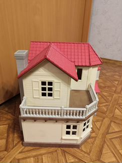 Дом со светом и мебель Sylvanian Families