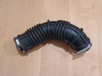 Патрубок воздушного фильтра бу Шевроле Круз1.8