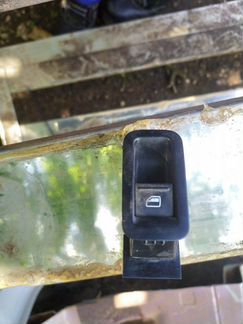 Кнопка стеклоподъмника поло седан