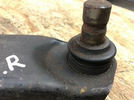 Рычаг подвески передний правый Mazda Cx-7 ER3P