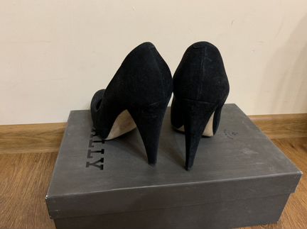 Чёрные замшевые туфли Bally, 35,5 р-р