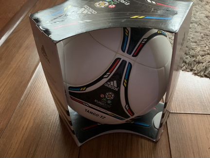 Футбольный мяч Euro 2012 Новый