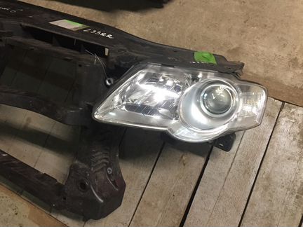 Фара левая галоген 3С0941005 VW Passat B6