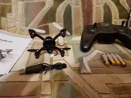 Прадаю р/у квадрокоптер Hubsan X4 H107L