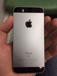 Телефон iPhone SE