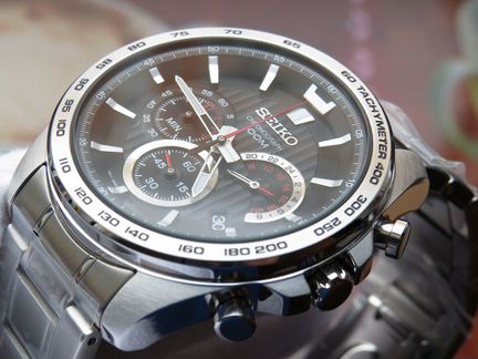 Часы Seiko (Сейко) CS Sports SSB299P1. В плёнках