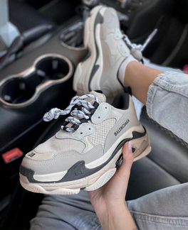 Balenciaga triple s