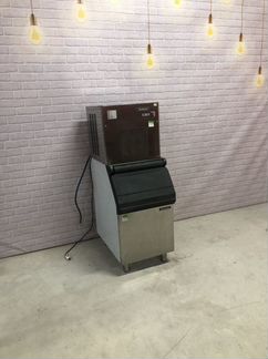 Лёдогенератор с бункером