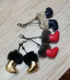 Продаю новые брелки из натуральной кожи и меха нор