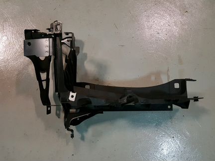 Кронштейн фары BMW F01 правый R